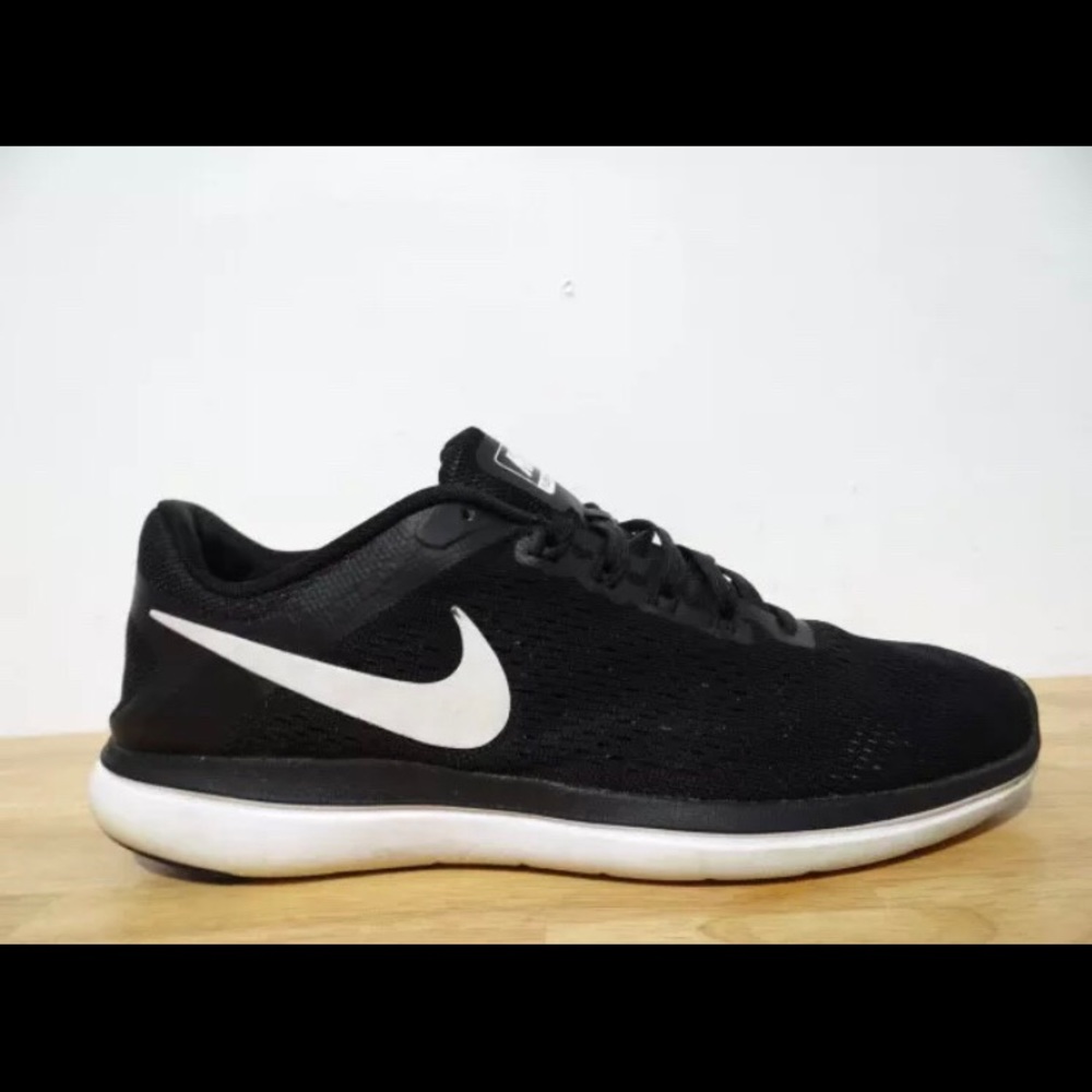 Nike Flex Shoes